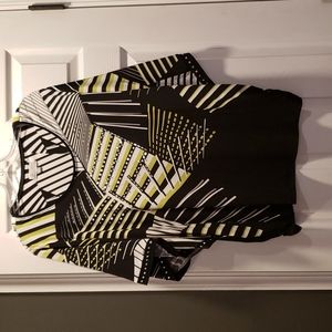 Jm collection size 3x black white and green dolman short sleeve stretchy top